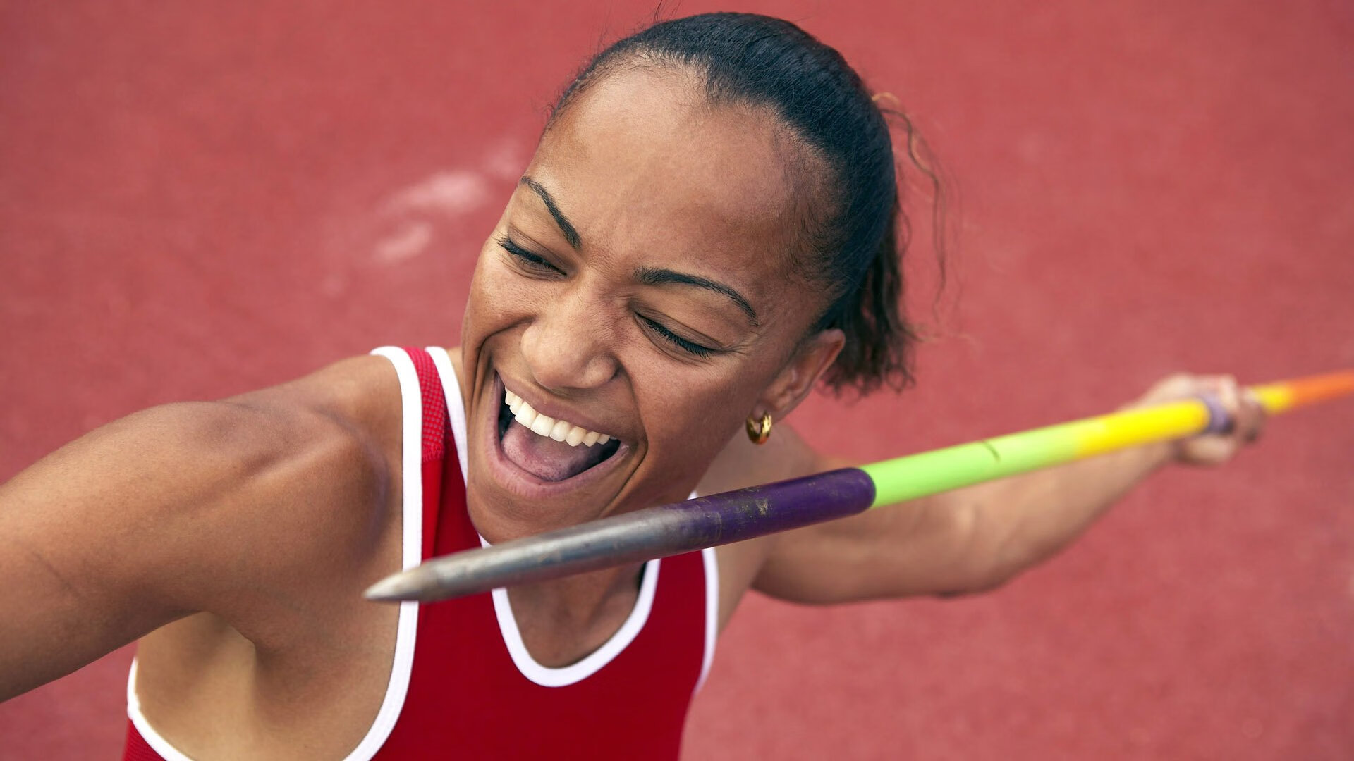 青少年足球比赛现场火爆,现场观众热情高涨气氛热烈,青少年足球比赛海报